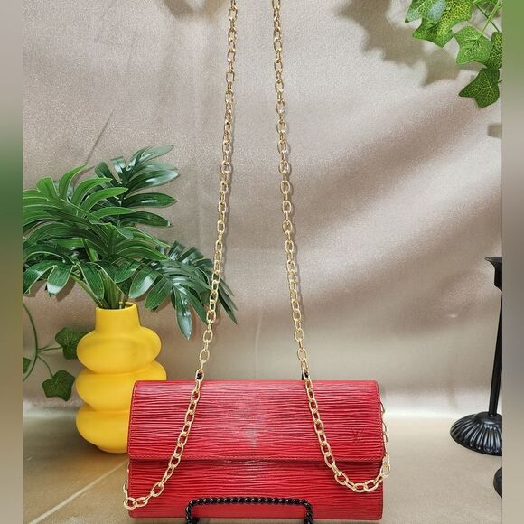 Authentic Louis Vuitton Porte Monnaie Tresor Epi Wallet With Conversion Chain - Picture 4 of 17